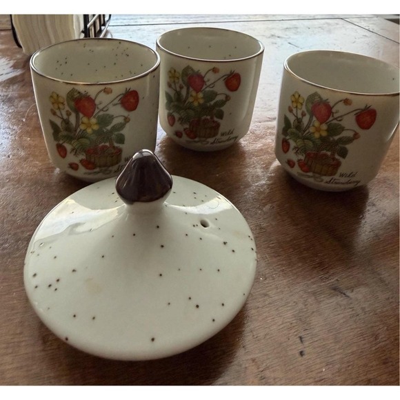 RARE VTG Wild Strawberry Tea Pot Coffee Mug Cups Ceramic Pottery Made Japan 70s - Picture 2 of 5